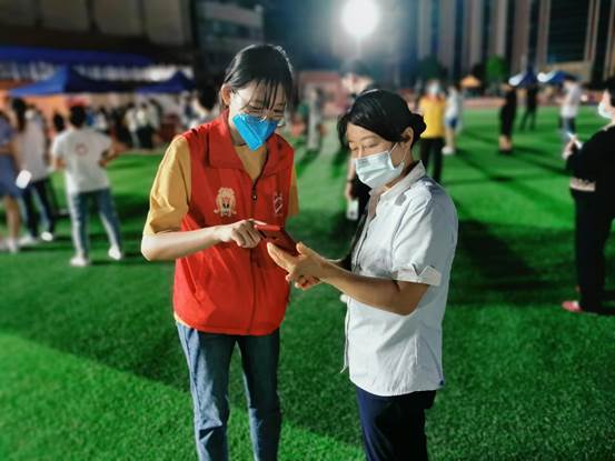 2019级中医学郭昱(生活照2)